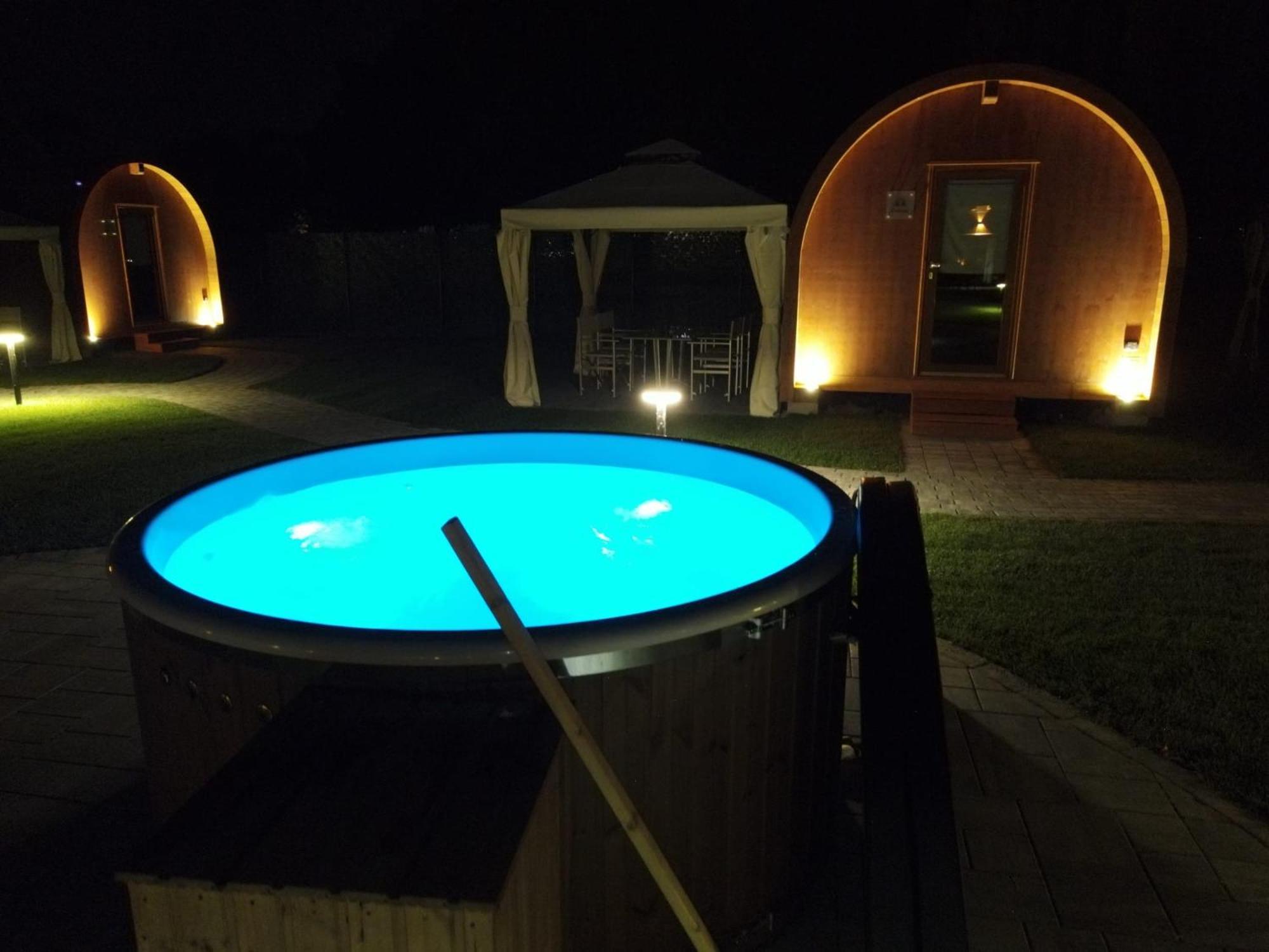 Vicolungo Glamour Lodge & Spa - Free Spa Hot Tub E Sauna Bagian luar foto