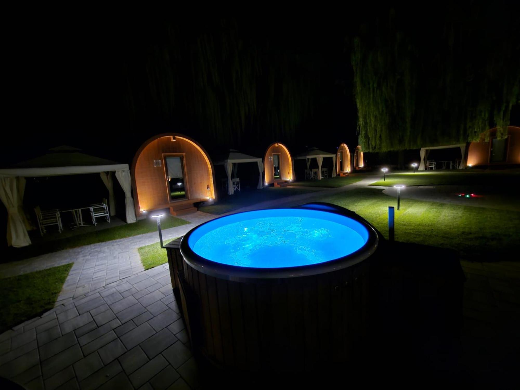 Vicolungo Glamour Lodge & Spa - Free Spa Hot Tub E Sauna Bagian luar foto