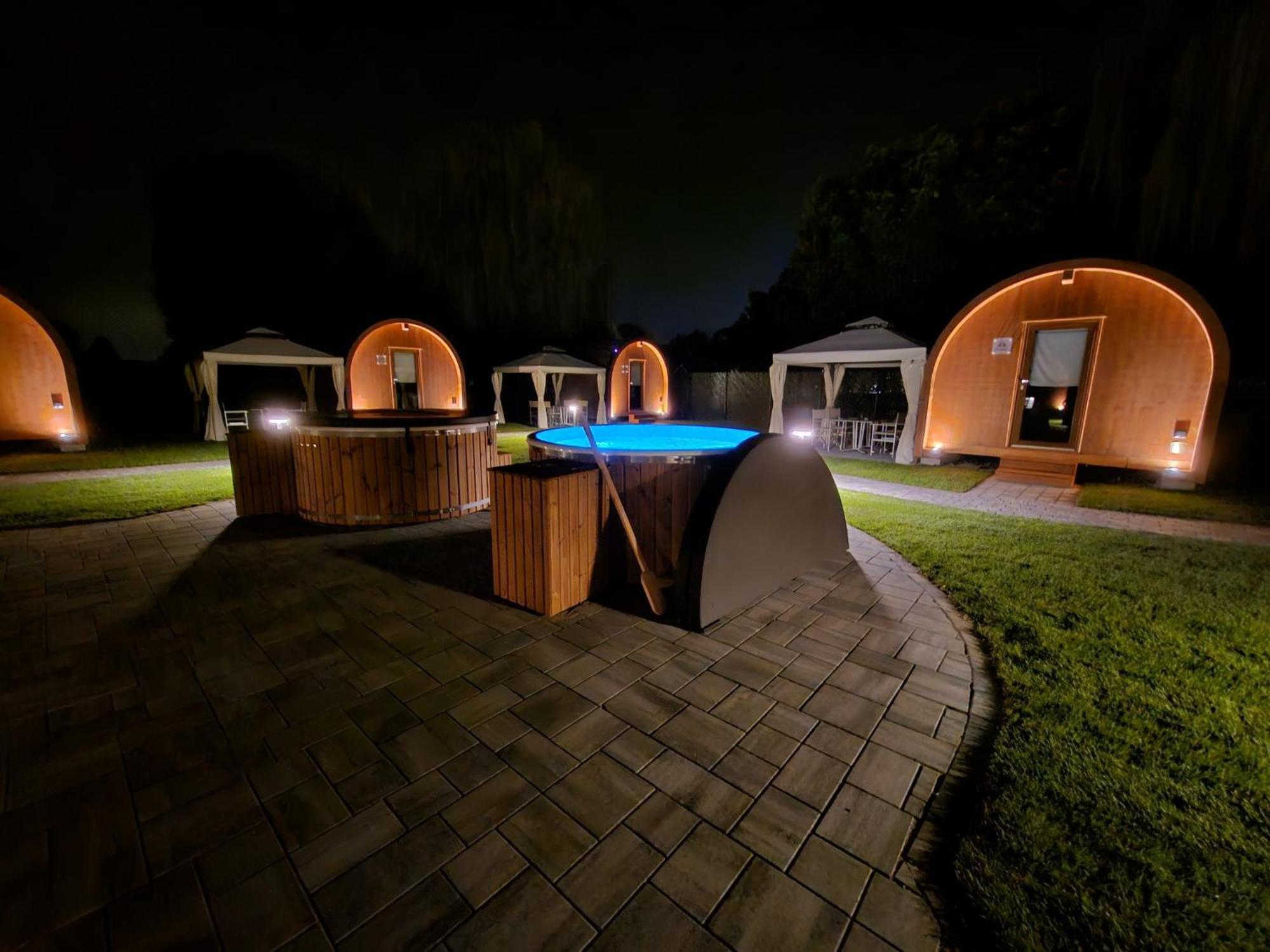 Vicolungo Glamour Lodge & Spa - Free Spa Hot Tub E Sauna Bagian luar foto