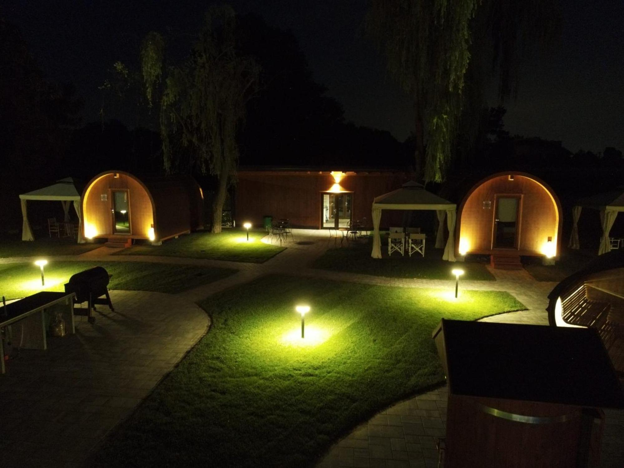 Vicolungo Glamour Lodge & Spa - Free Spa Hot Tub E Sauna Bagian luar foto