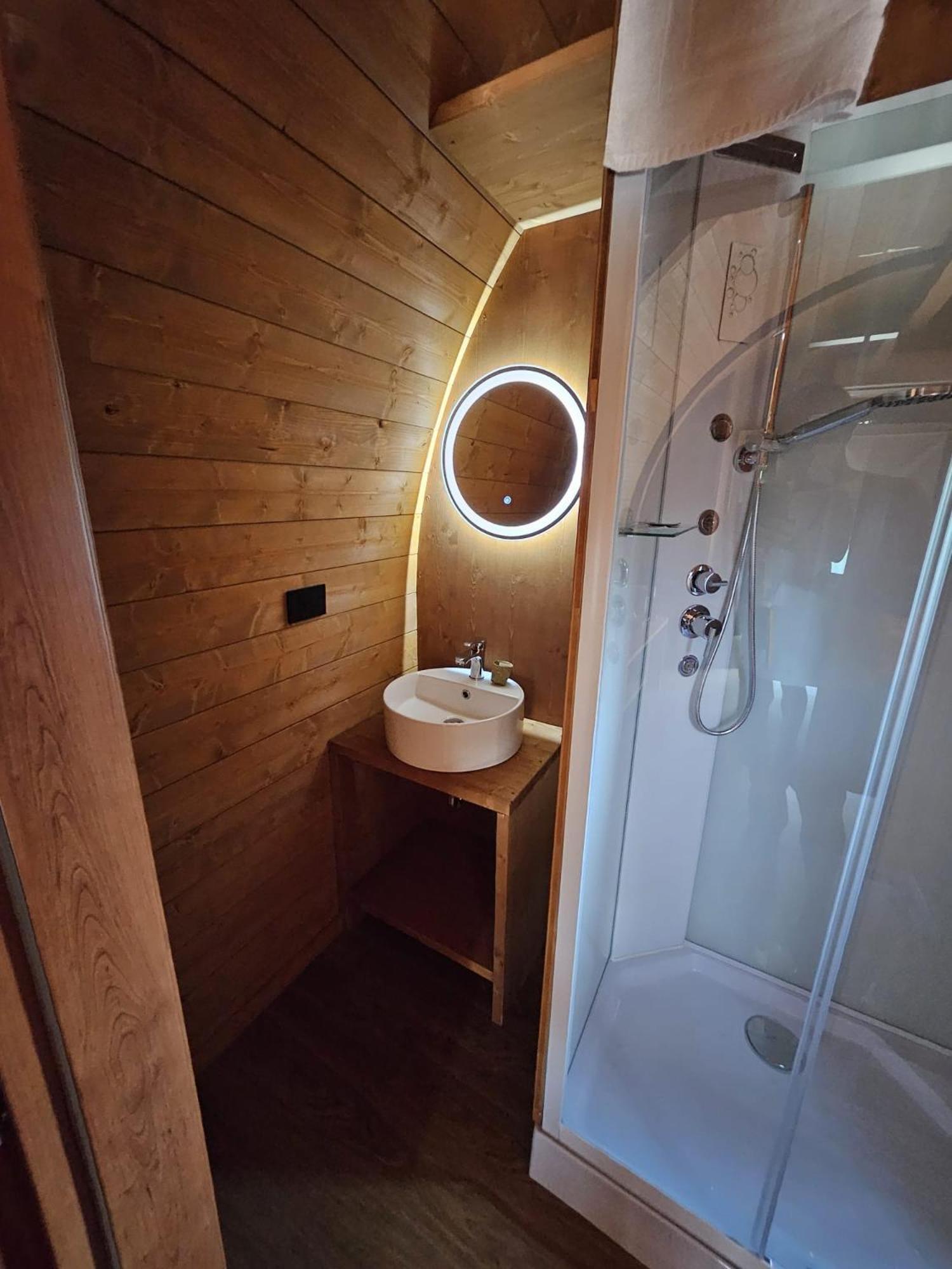Vicolungo Glamour Lodge & Spa - Free Spa Hot Tub E Sauna Bagian luar foto