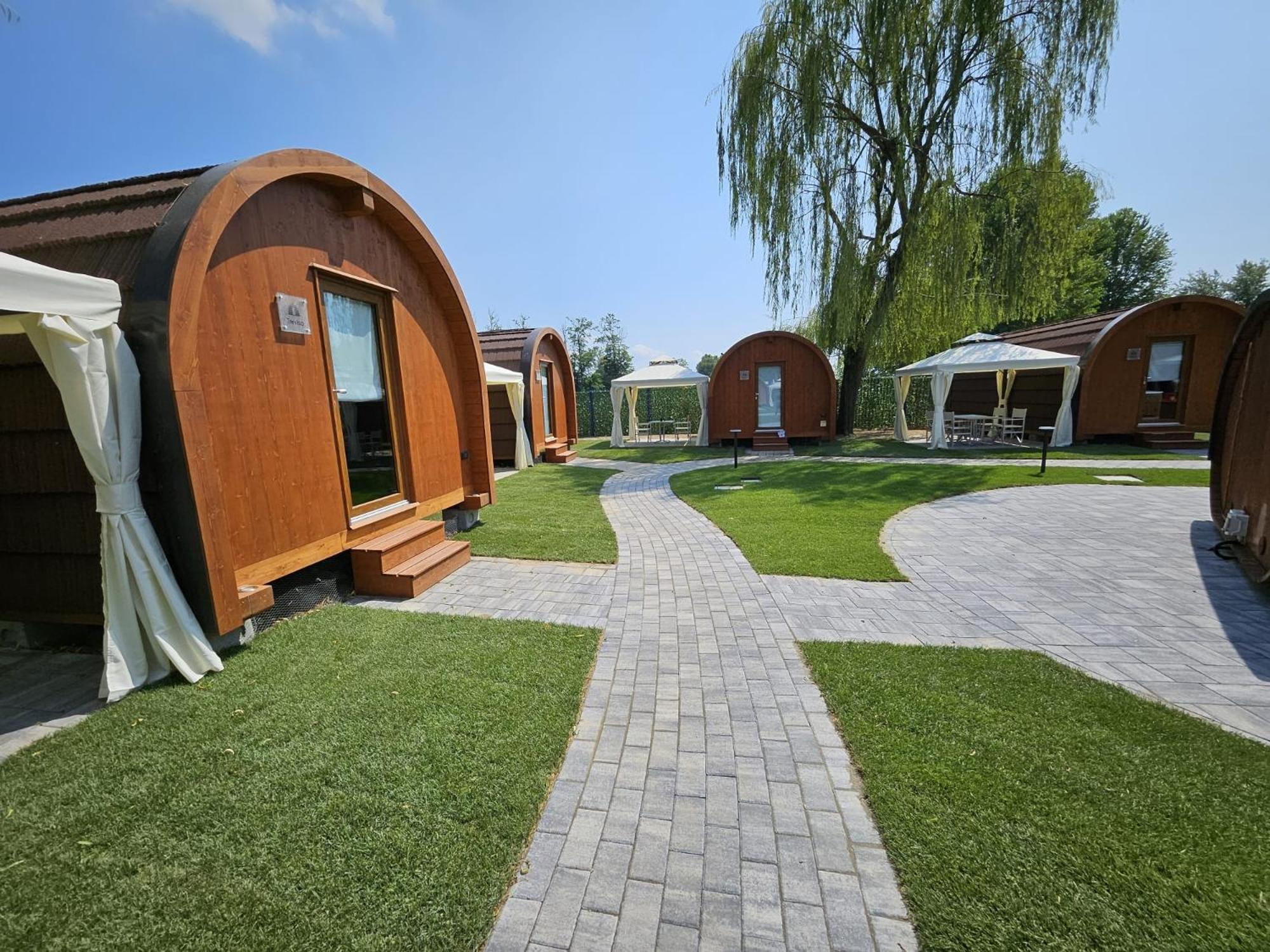 Vicolungo Glamour Lodge & Spa - Free Spa Hot Tub E Sauna Bagian luar foto