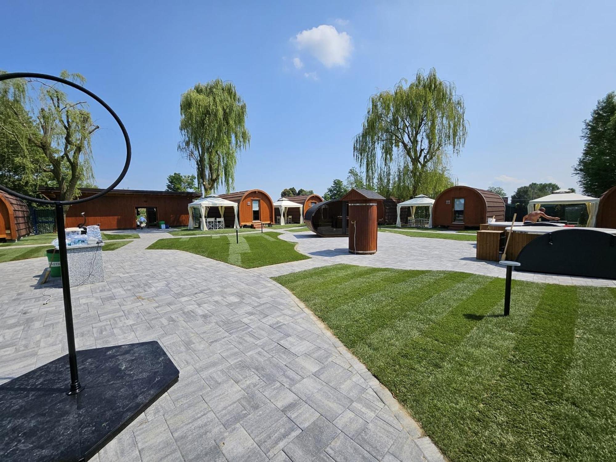 Vicolungo Glamour Lodge & Spa - Free Spa Hot Tub E Sauna Bagian luar foto