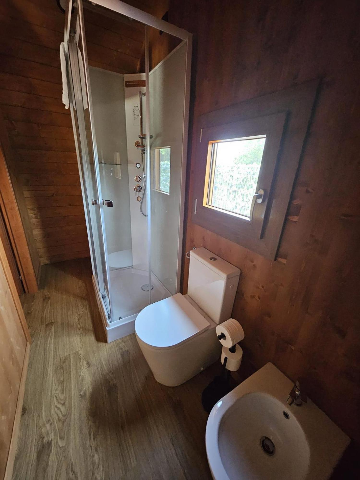 Vicolungo Glamour Lodge & Spa - Free Spa Hot Tub E Sauna Bagian luar foto