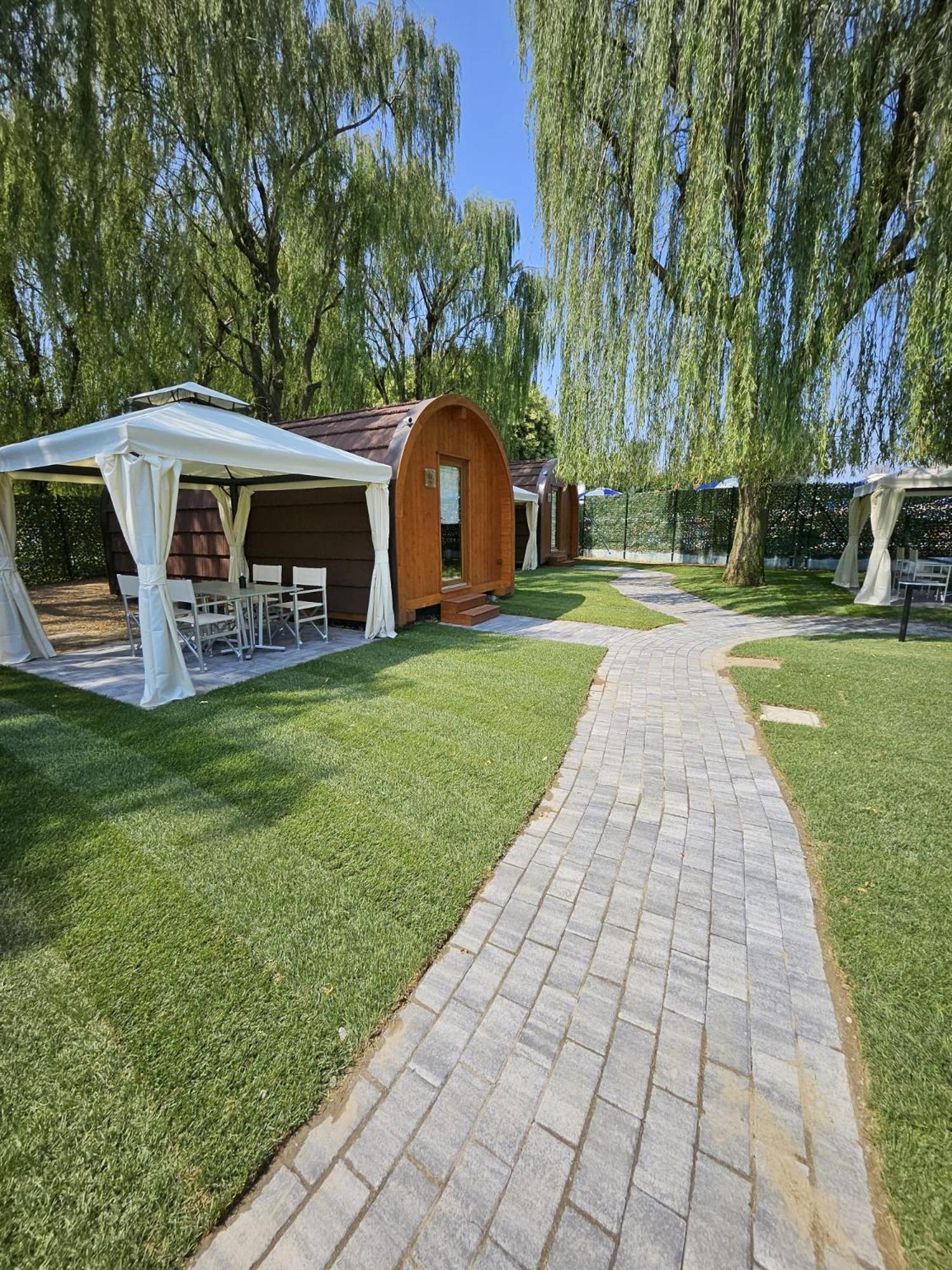 Vicolungo Glamour Lodge & Spa - Free Spa Hot Tub E Sauna Bagian luar foto
