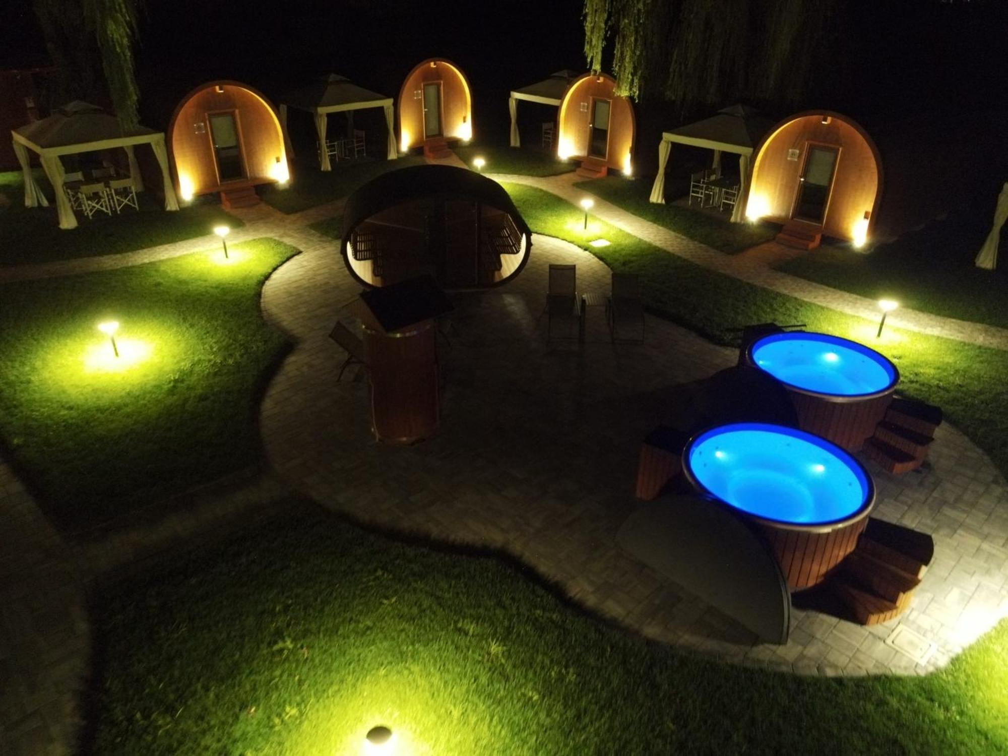 Vicolungo Glamour Lodge & Spa - Free Spa Hot Tub E Sauna Bagian luar foto